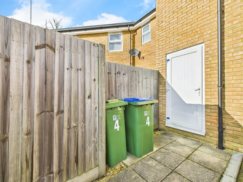 1 bed maisonette for sale in Timms Close, Horsham  - Property Image 8