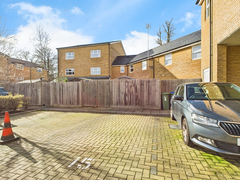 1 bed maisonette for sale in Timms Close, Horsham  - Property Image 9