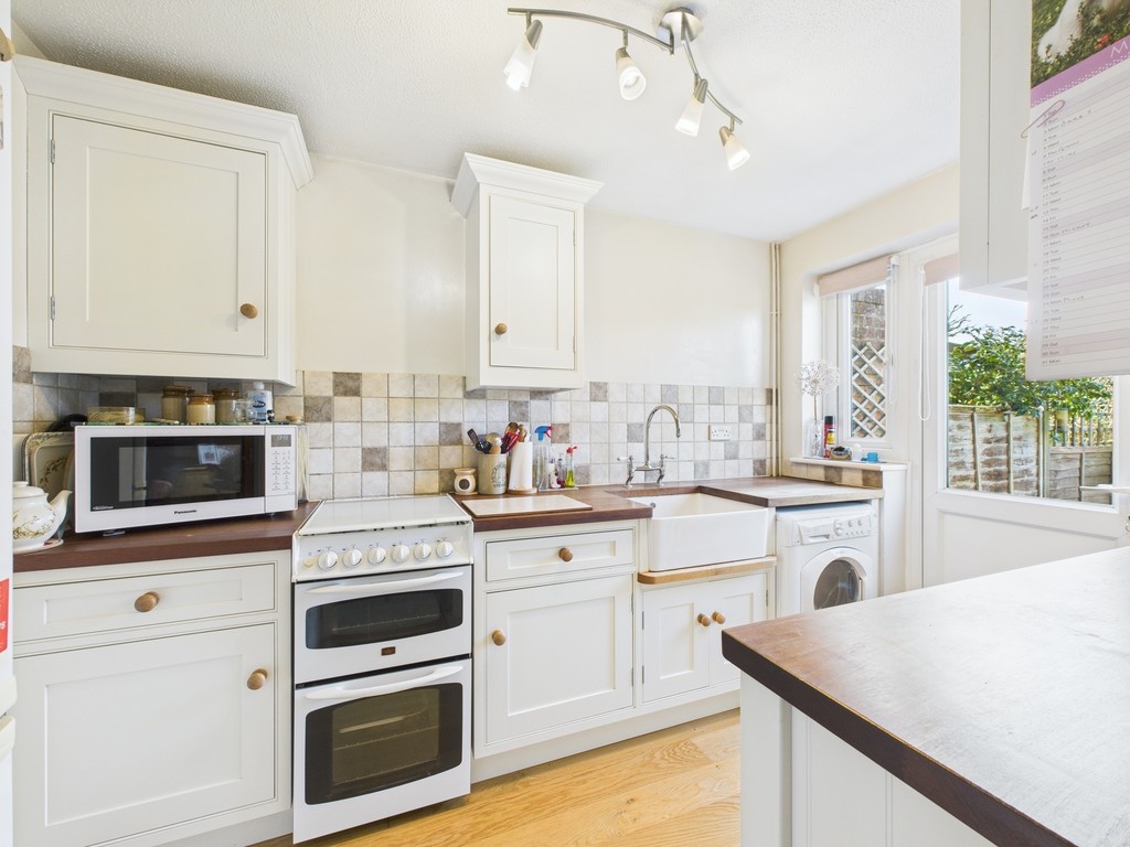 3 bed terraced house for sale in Sycamore Avenue, Horsham  - Property Image 12