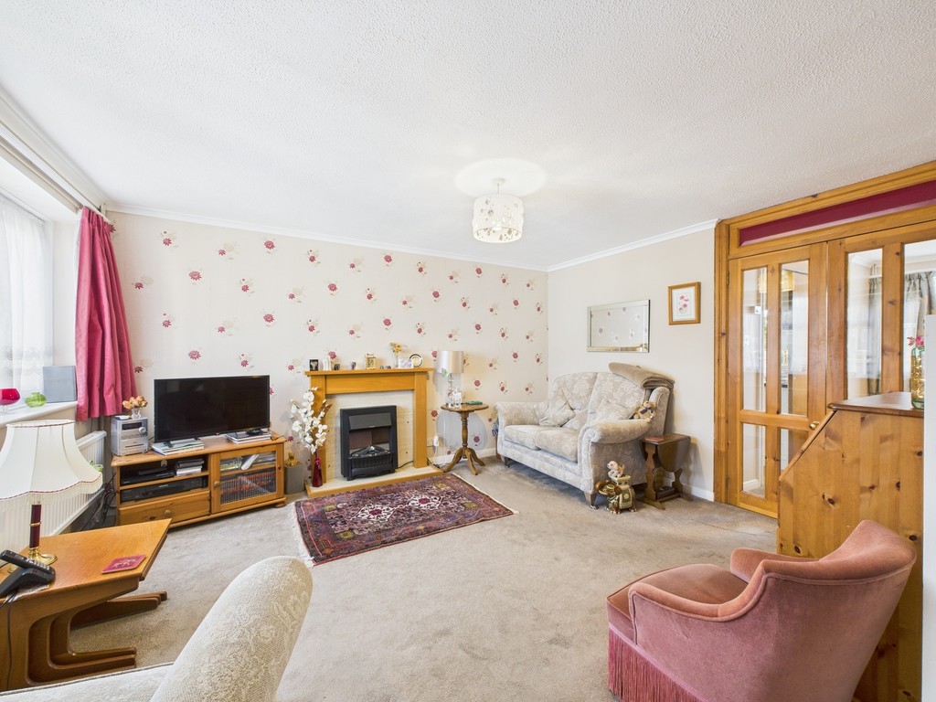 3 bed terraced house for sale in Sycamore Avenue, Horsham  - Property Image 11