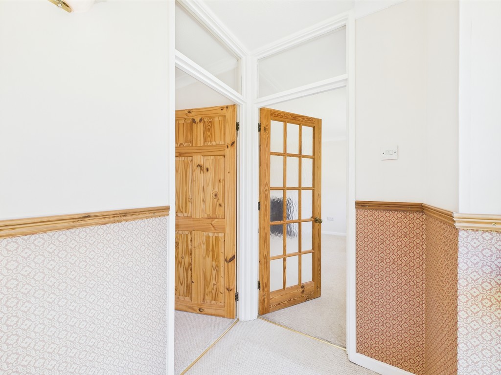 2 bed detached bungalow to rent in Ryecroft Meadow, Horsham  - Property Image 4