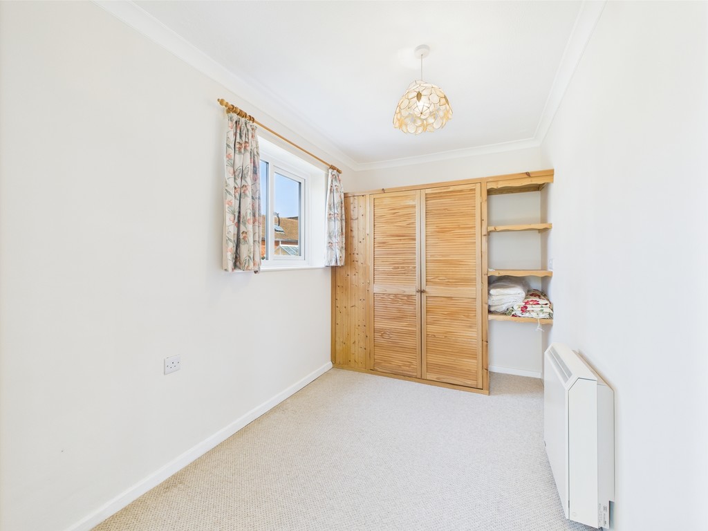 2 bed detached bungalow to rent in Ryecroft Meadow, Horsham  - Property Image 5