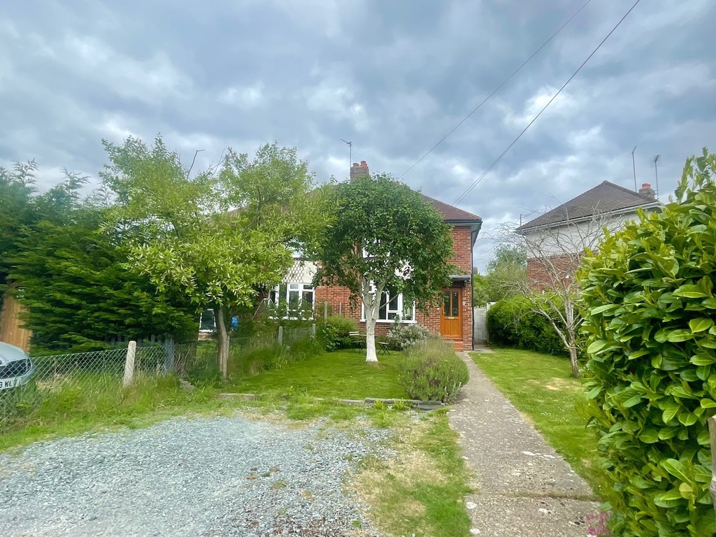 3 bed semi-detached house for sale in Bethune Road, Horsham  - Property Image 5
