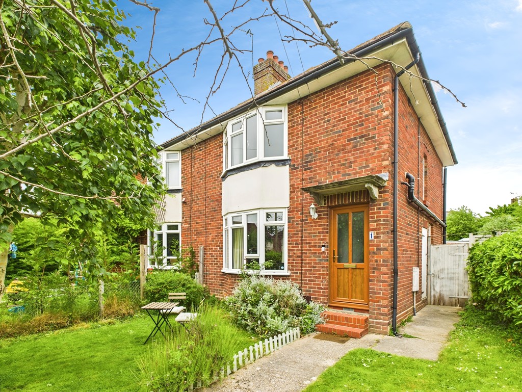 3 bed semi-detached house for sale in Bethune Road, Horsham, RH13