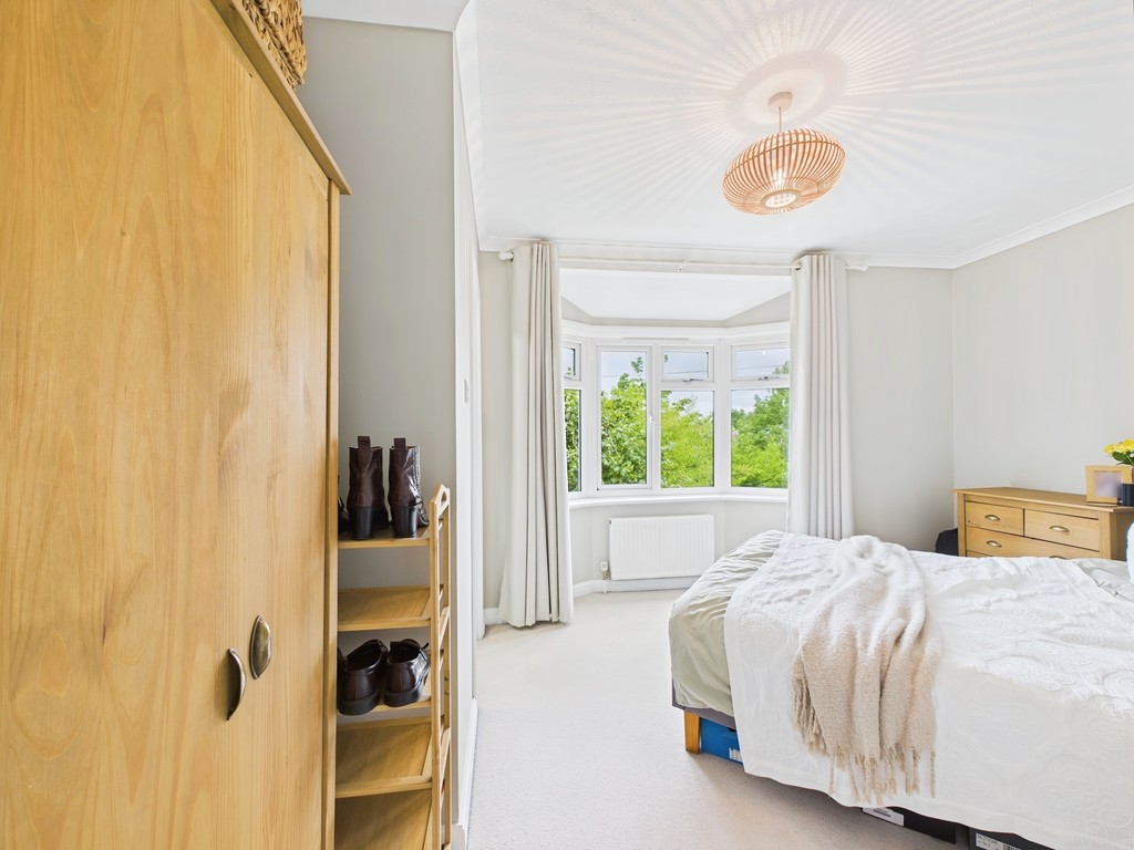 3 bed semi-detached house for sale in Bethune Road, Horsham  - Property Image 8