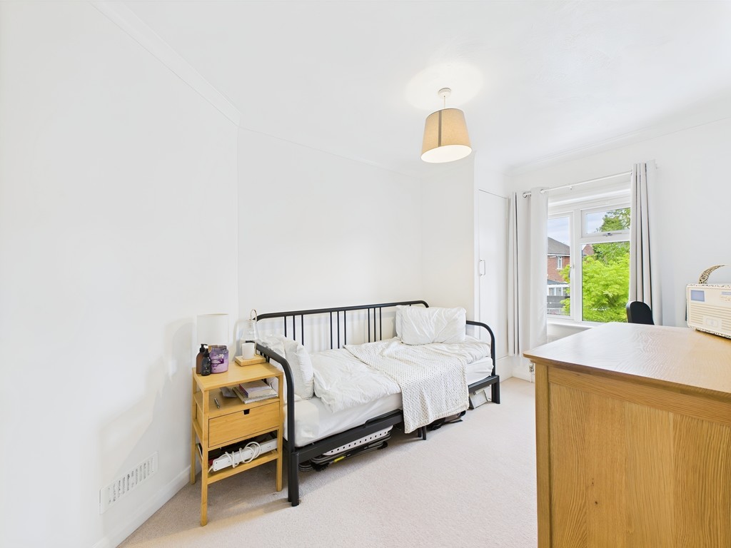 3 bed semi-detached house for sale in Bethune Road, Horsham  - Property Image 9