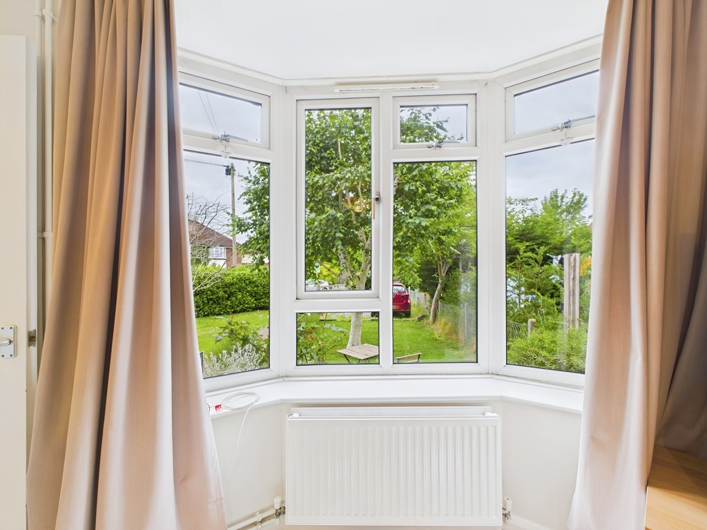 3 bed semi-detached house for sale in Bethune Road, Horsham  - Property Image 11