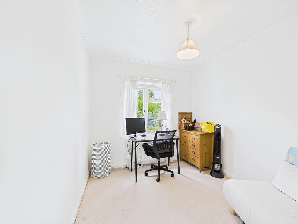 3 bed semi-detached house for sale in Bethune Road, Horsham  - Property Image 10