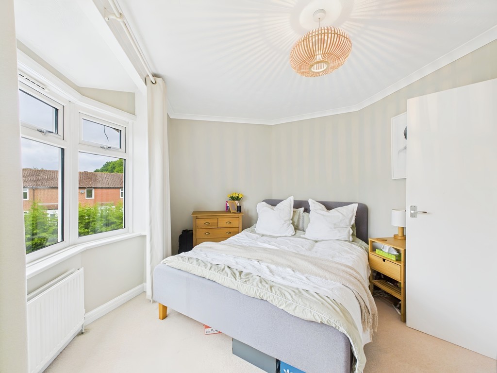 3 bed semi-detached house for sale in Bethune Road, Horsham  - Property Image 3