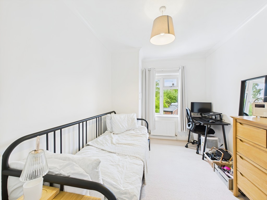 3 bed semi-detached house for sale in Bethune Road, Horsham  - Property Image 16