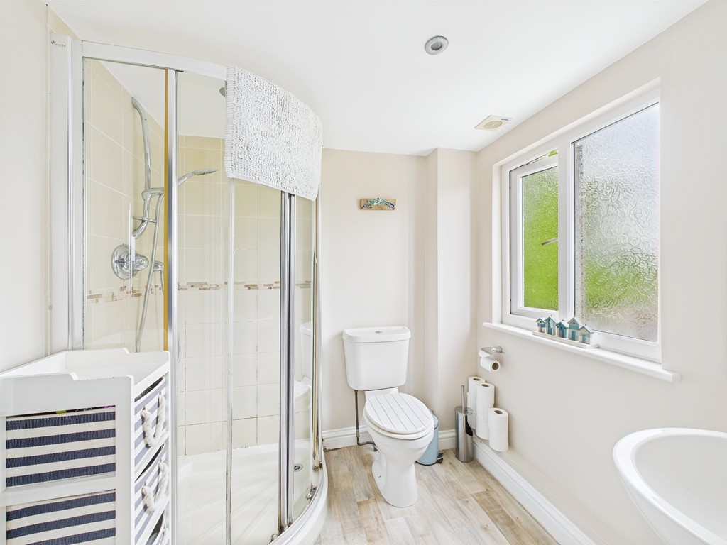 4 bed semi-detached house for sale in Gorse End, Horsham  - Property Image 11