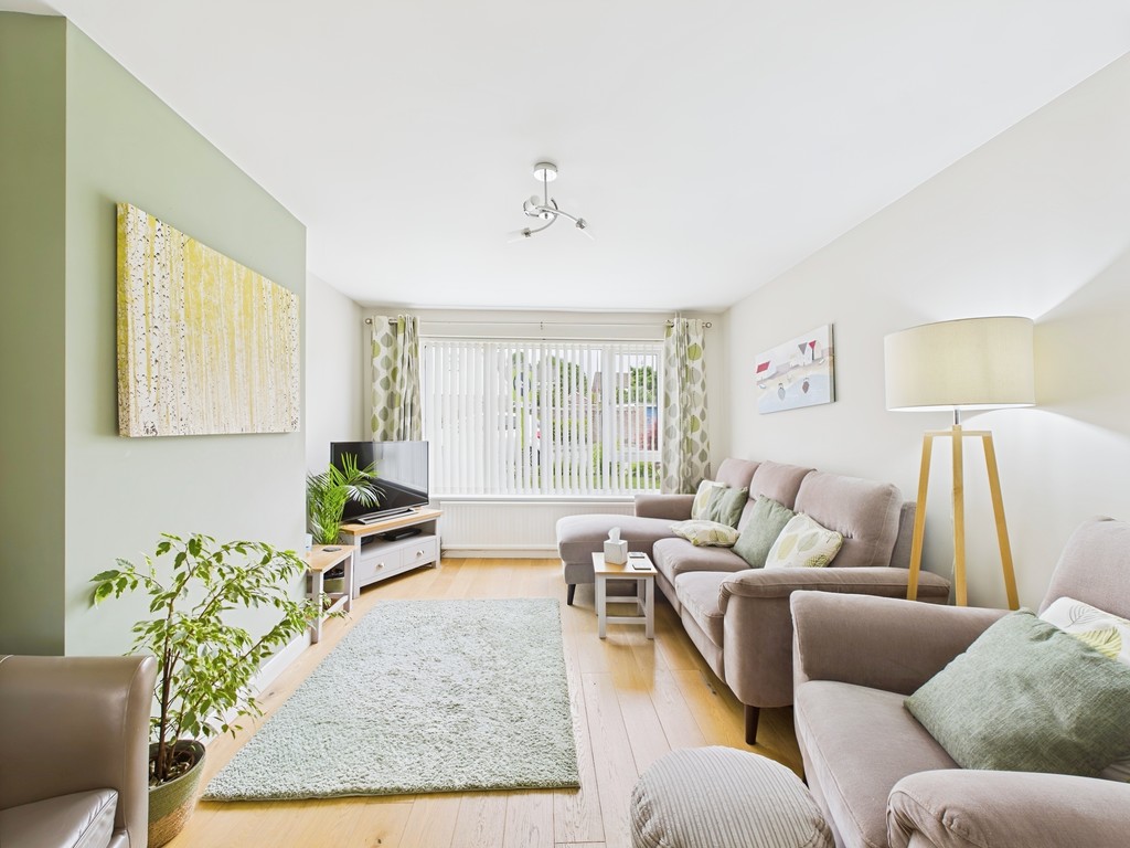 4 bed semi-detached house for sale in Gorse End, Horsham  - Property Image 2