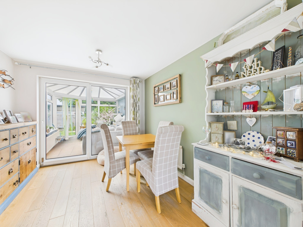 4 bed semi-detached house for sale in Gorse End, Horsham  - Property Image 8