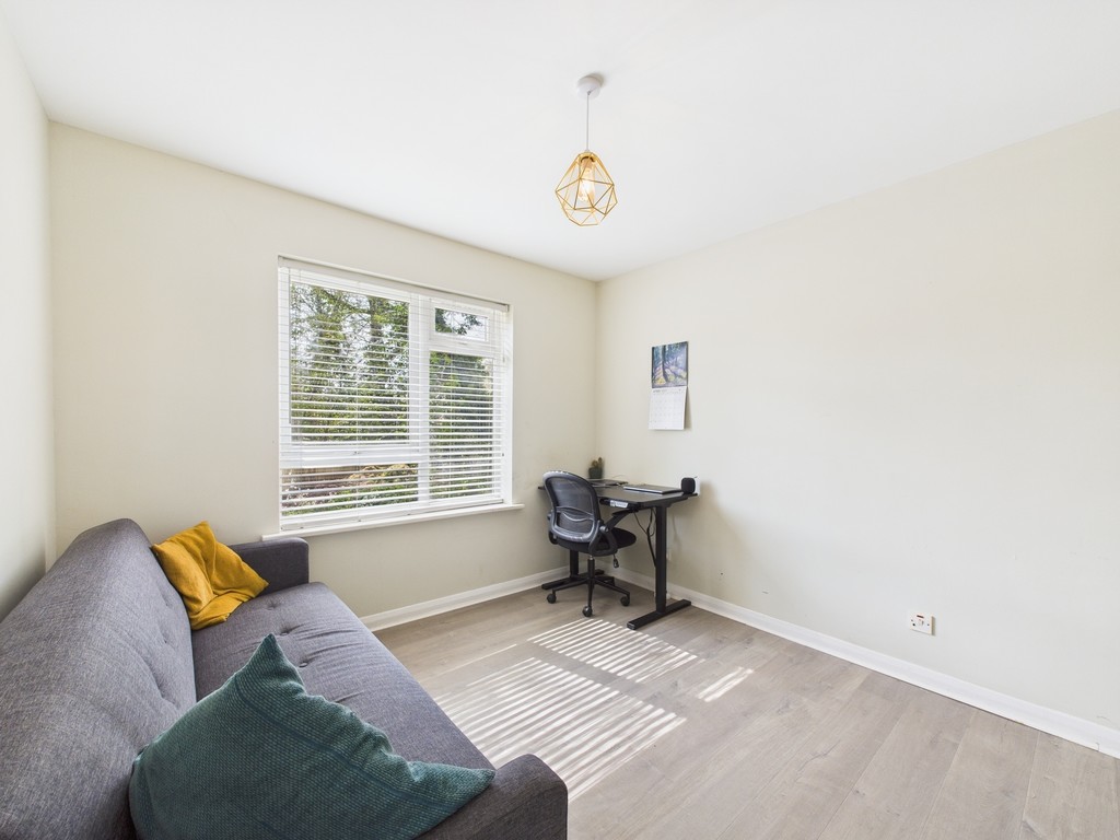 1 bed ground floor flat for sale in Gorringes Brook, Horsham  - Property Image 9