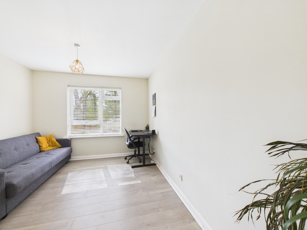 1 bed ground floor flat for sale in Gorringes Brook, Horsham  - Property Image 3