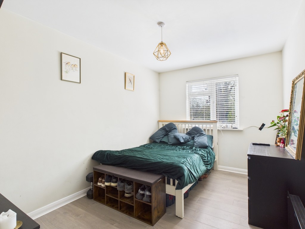 1 bed ground floor flat for sale in Gorringes Brook, Horsham  - Property Image 4