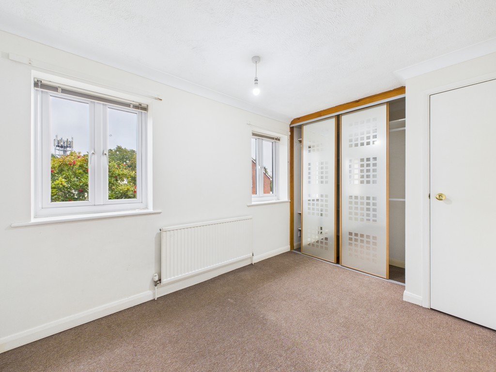 3 bed semi-detached house for sale in Earlswood Close, Horsham  - Property Image 4