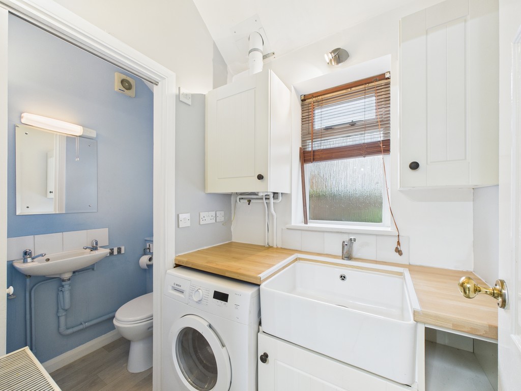 3 bed semi-detached house for sale in Earlswood Close, Horsham  - Property Image 12