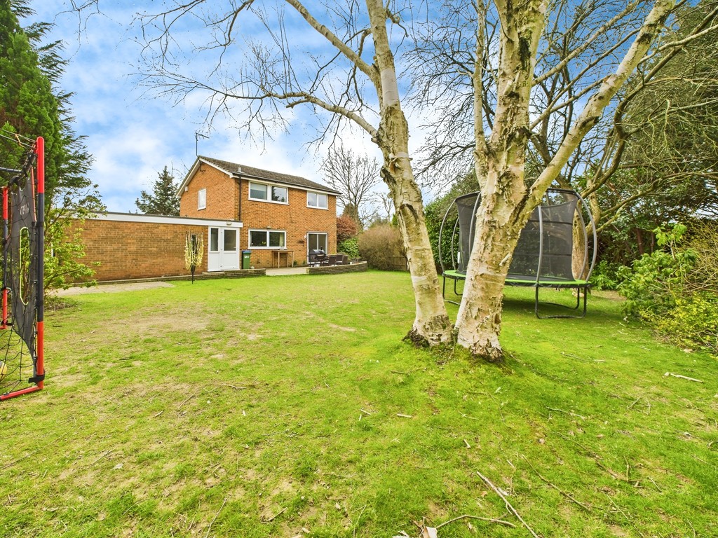 4 bed detached house for sale in Woodlands Walk, Horsham, RH13