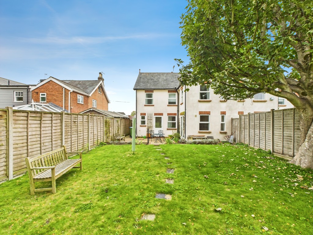 4 bed semi-detached house to rent in Trafalgar Road, Horsham  - Property Image 2