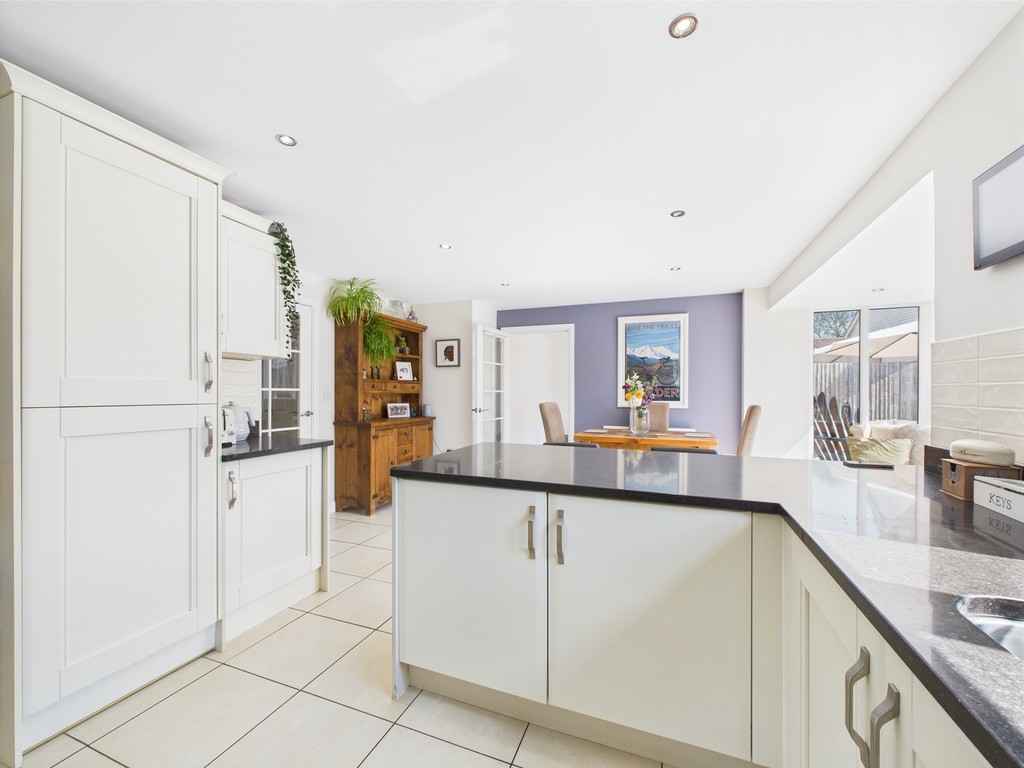 4 bed detached house for sale in Pelling Way, Horsham  - Property Image 16