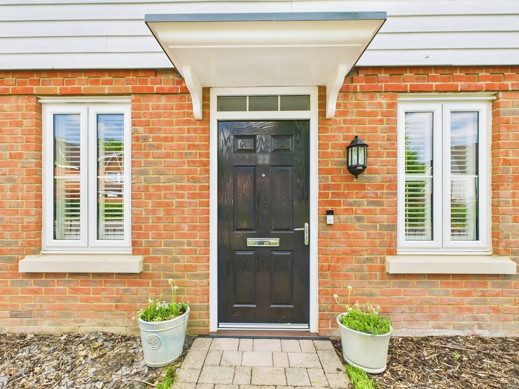 4 bed detached house for sale in Pelling Way, Horsham  - Property Image 13