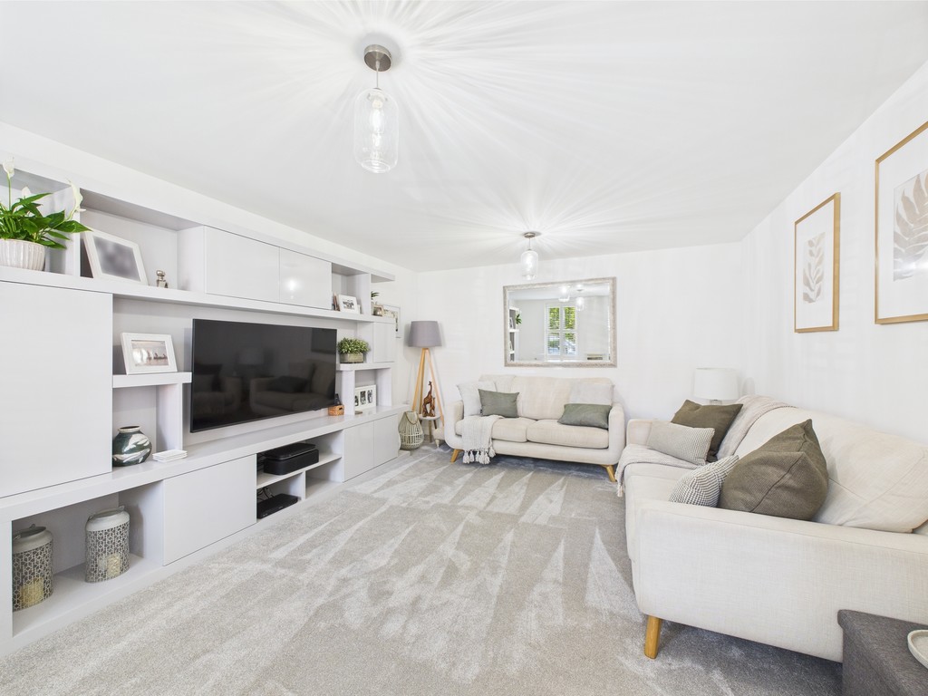 4 bed detached house for sale in Pelling Way, Horsham  - Property Image 15