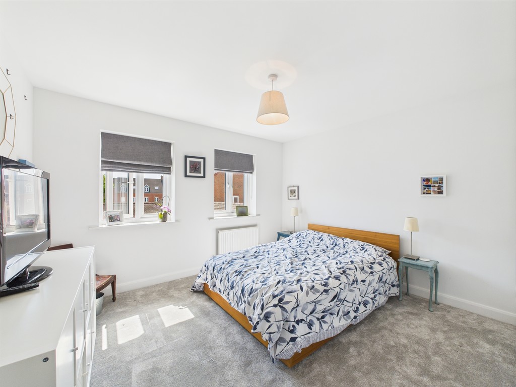 4 bed detached house for sale in Pelling Way, Horsham  - Property Image 6