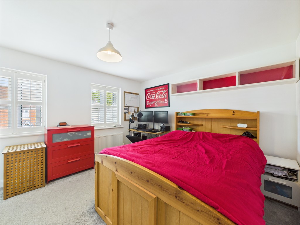 4 bed detached house for sale in Pelling Way, Horsham  - Property Image 7