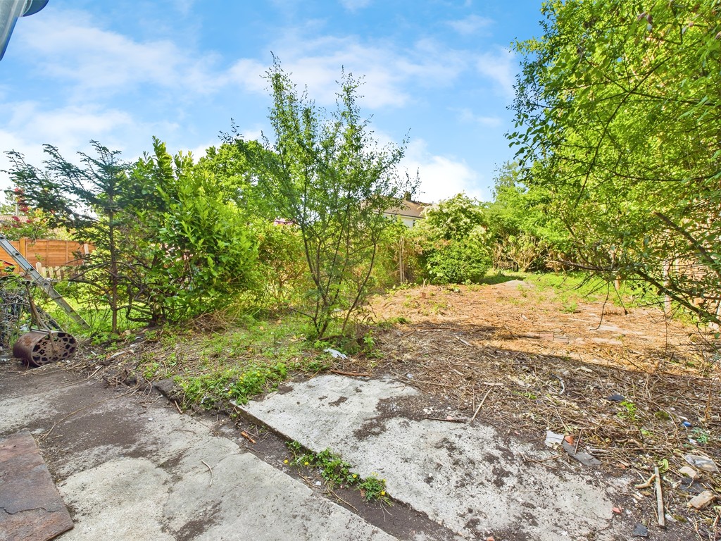 3 bed semi-detached house for sale in Eversfield Road, Horsham  - Property Image 9
