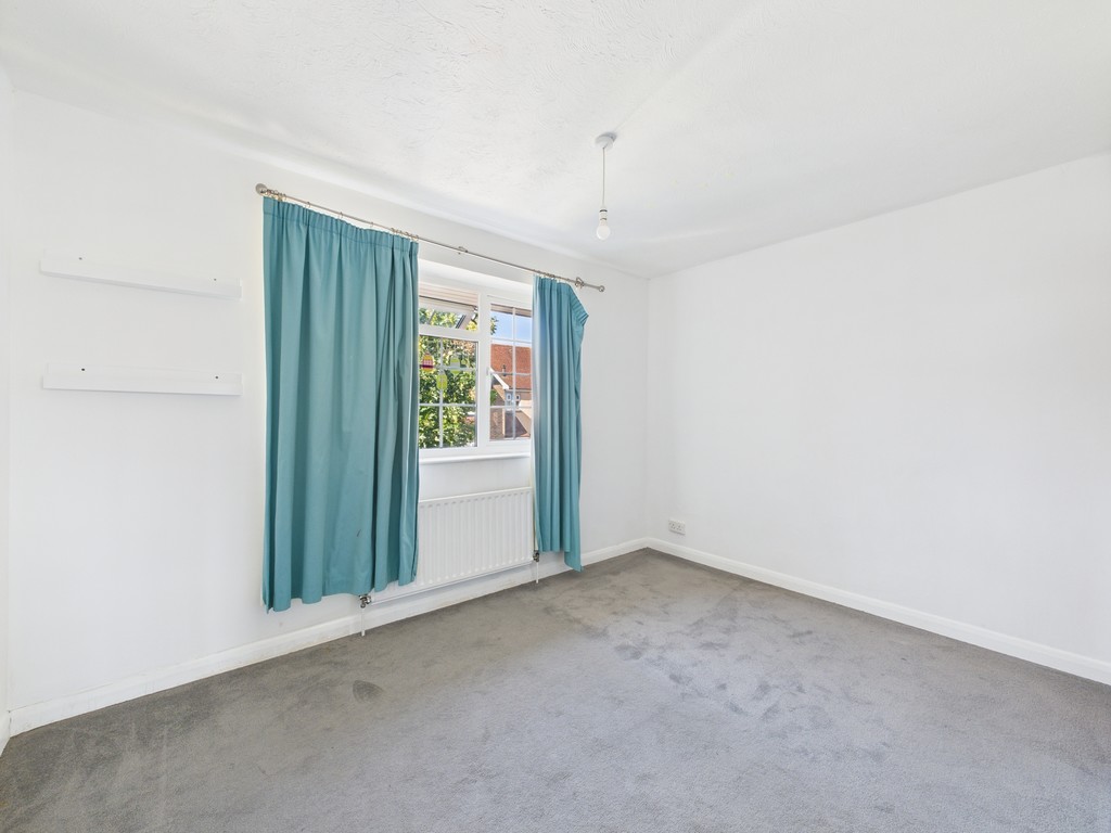 2 bed terraced house for sale in Northdown Close, Horsham  - Property Image 7