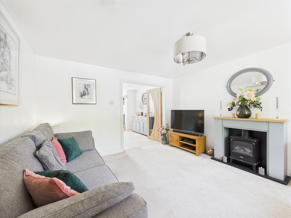 3 bed semi-detached house for sale in Avebury Close, Horsham  - Property Image 2