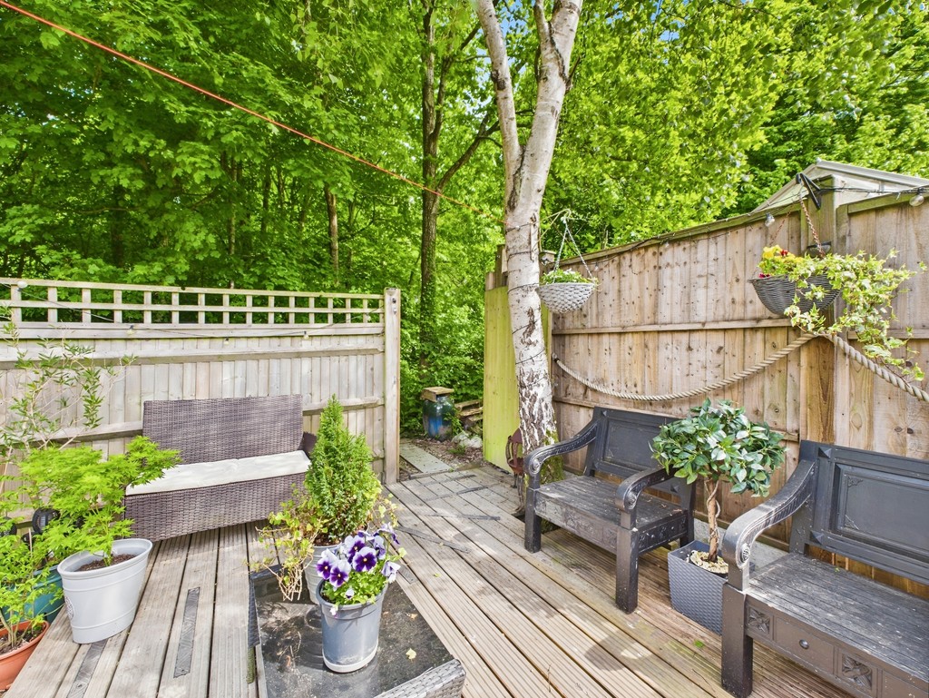 3 bed semi-detached house for sale in Avebury Close, Horsham  - Property Image 13