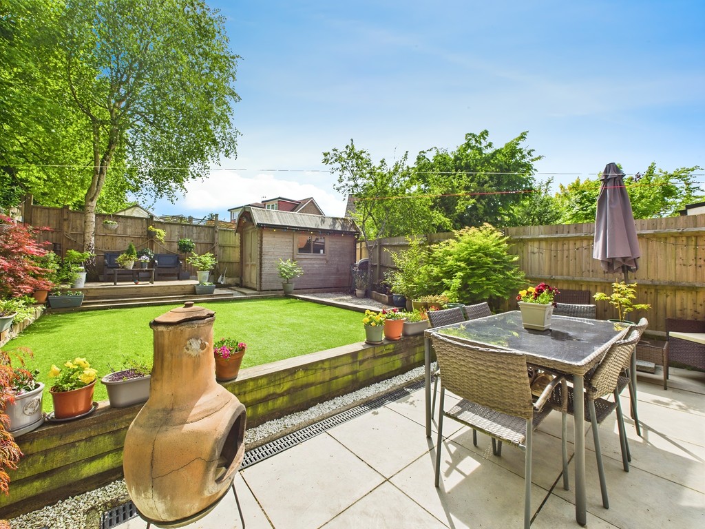 3 bed semi-detached house for sale in Avebury Close, Horsham  - Property Image 12