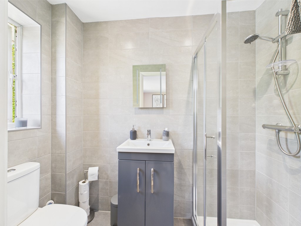 3 bed semi-detached house for sale in Avebury Close, Horsham  - Property Image 11