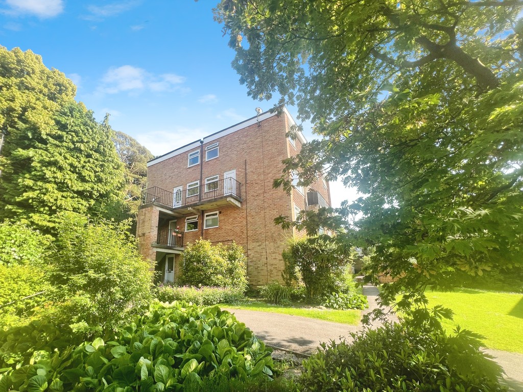 2 bed maisonette for sale in Newton Court, Haywards Heath  - Property Image 13