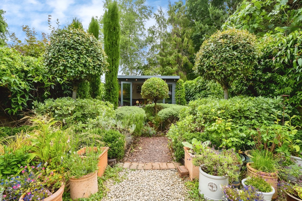 4 bed semi-detached house for sale in Clarence Road, Horsham - Property Image 28