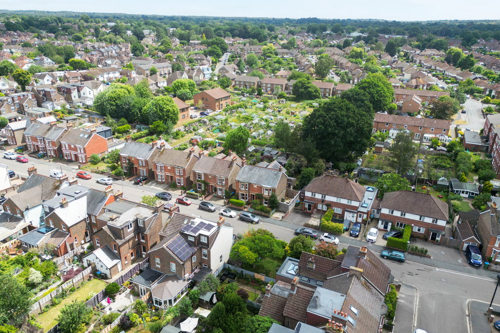 4 bed semi-detached house for sale in Clarence Road, Horsham - Property Image 33