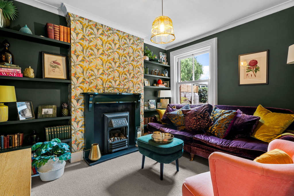 4 bed semi-detached house for sale in Clarence Road, Horsham - Property Image 3