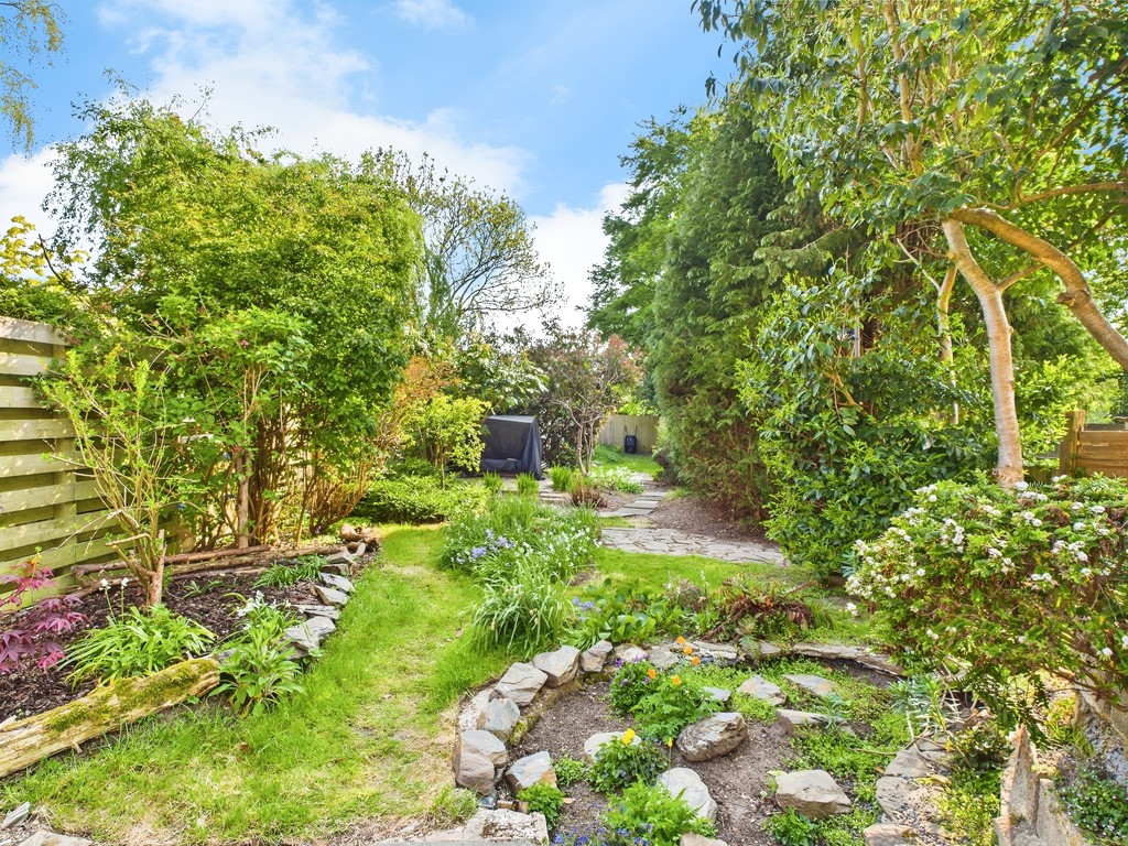3 bed terraced house for sale in Bennetts Road, Horsham  - Property Image 10