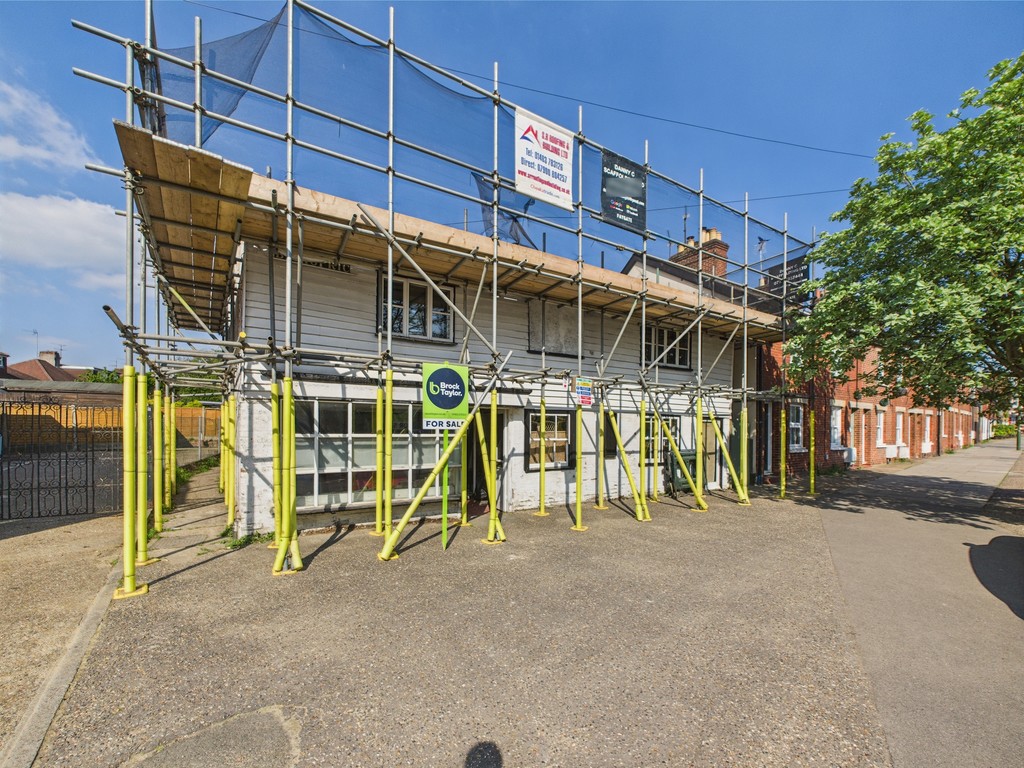 4 bed detached house for sale in Bishopric, Horsham  - Property Image 10