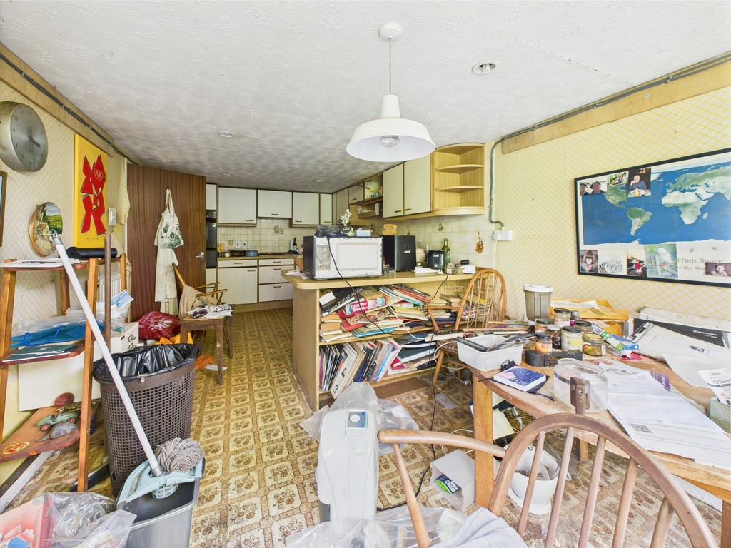 4 bed detached house for sale in Bishopric, Horsham  - Property Image 5