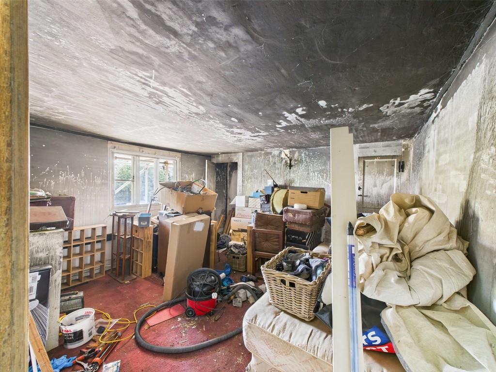 4 bed detached house for sale in Bishopric, Horsham  - Property Image 7