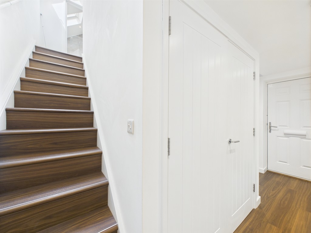 2 bed maisonette to rent in Park Terrace East, Horsham  - Property Image 7