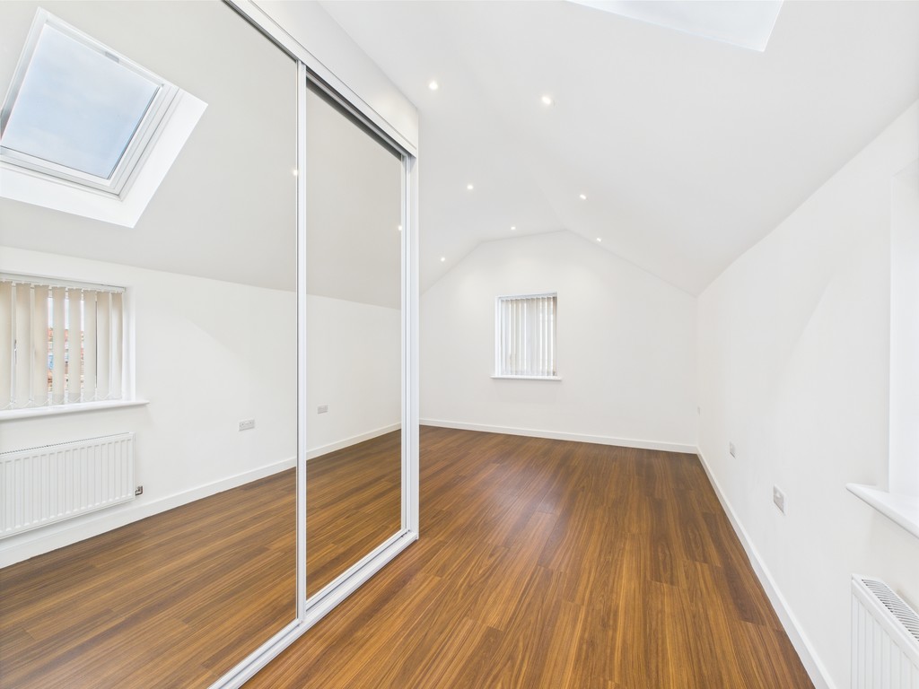 2 bed maisonette to rent in Park Terrace East, Horsham  - Property Image 9