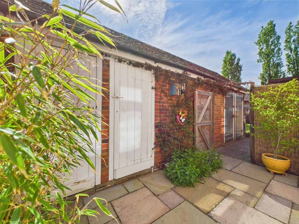 3 bed terraced house for sale in Hampton Cottages, Maplehurst  - Property Image 19