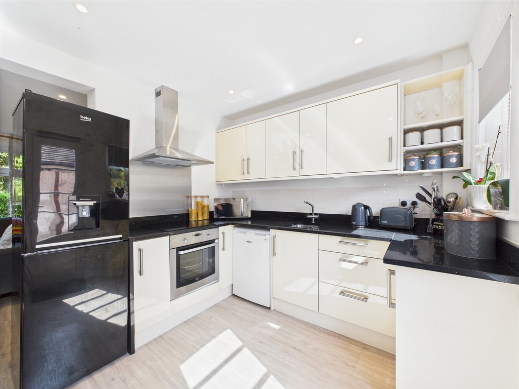 3 bed terraced house for sale in Hampton Cottages, Maplehurst  - Property Image 3