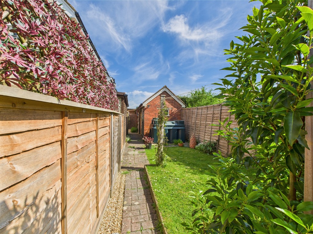 3 bed terraced house for sale in Hampton Cottages, Maplehurst  - Property Image 9