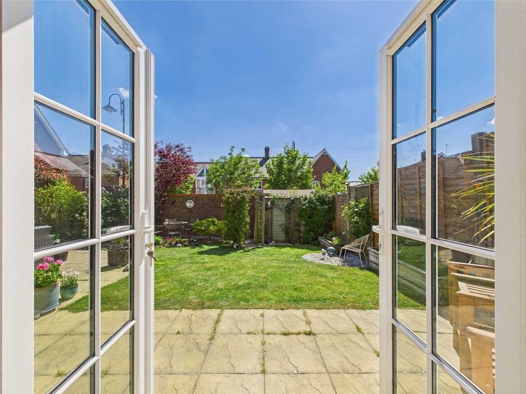 4 bed semi-detached house for sale in Cook Way, Horsham  - Property Image 17