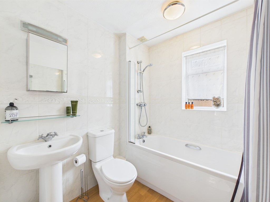 4 bed detached house for sale in Gateford Drive, Horsham  - Property Image 7